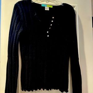 Beth Bowley 100% Cashmere Sweater. Not bulky, more fitted look.